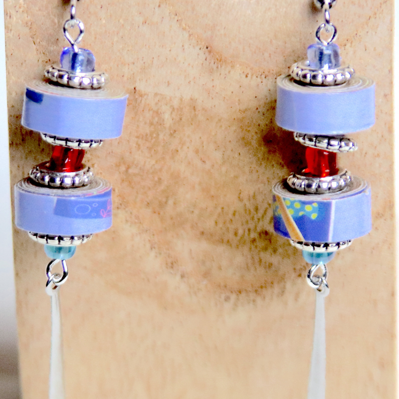 boucles d'oreilles en papier bleues création unique